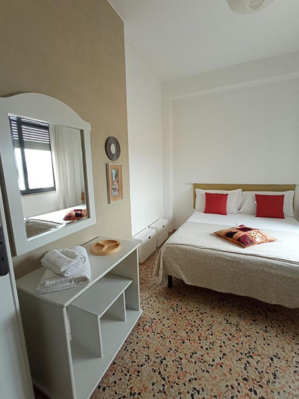 Myhouse Olbia Exterior foto